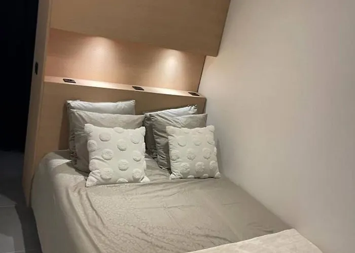 Spacious Closeby The Sea Up To 6 People! * Ostend